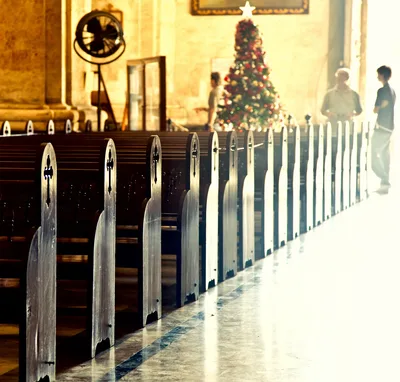Almost half of Australians would attend church this Christmas - if invited