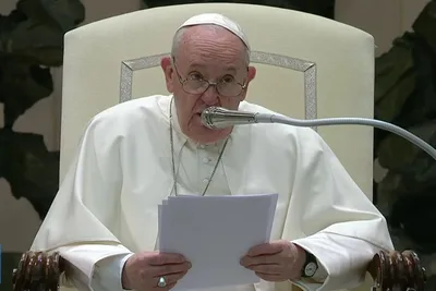 Pope Francis prays for workers ‘crushed by an unbearable burden’ in COVID-19 recession