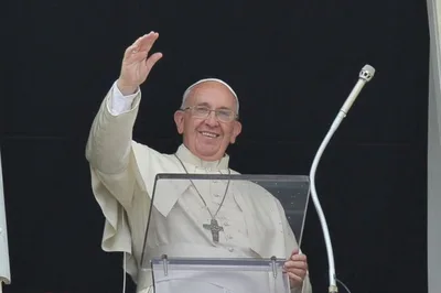 Pope to Christian business execs: be faithful, treat workers right