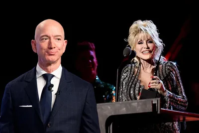 America's Angel Dolly Parton Receives $100 Million Award From Jeff Bezos - RELEVANT