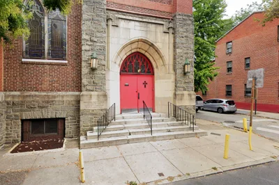 Philadelphia Pastor Refuses to Leave Church After Congregation Votes Him Out - RELEVANT