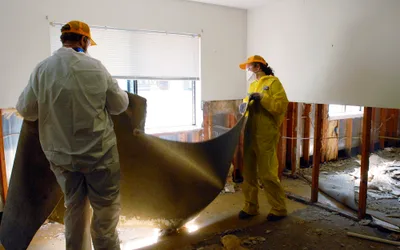 Students, volunteers help save housing complex | Baptist Press