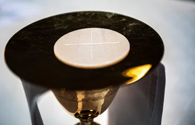 Bishops to continue discussion of Catholics and Eucharist in fall meeting | Crux Now