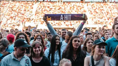 'Fire of Revival' Spreads in Europe as Thousands Pack Stadiums in Hungary and Italy | CBN