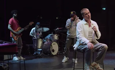 Justin Bieber, Chandler Moore Sing 'Jireh' During Worship Session