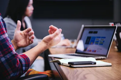 Many religious workers don't feel comfortable expressing faith in the workplace - study