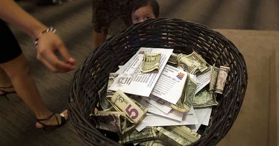 Survey shows severe decline in evangelicals’ Biblical tithing