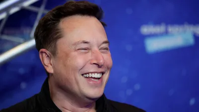 Musk Just Used a Chuck Norris Chess Meme to Declare 'Chuckmate' as Twitter Vows to Sue