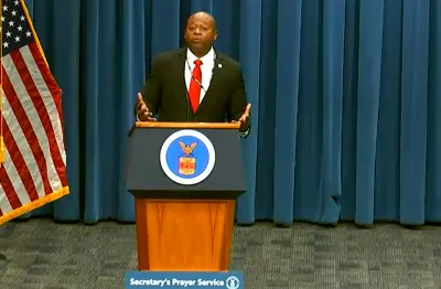 At Labor Department Prayer Service, MAGA Preacher Says Employees are Working for God and Trump