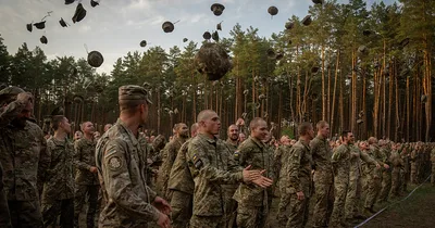 Ukraine lowers age of conscription