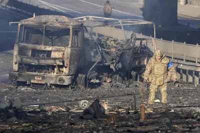 Evacuation of Ukrainians Halted as Russian Forces Siege Coastal City, Attack Airport With Cruise Missiles