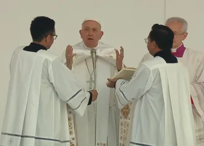 In Indonesia, Pope Francis broadcasts his message of fraternity to Asia