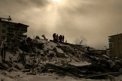 Quake Miracles Warm Hearts Worldwide, Prospects Grim for Others as Rescuers Intensify Search