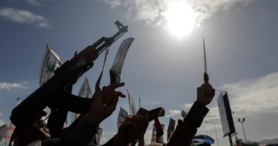 U.S., U.K. Strikes on Houthis Kill 16, Injure Dozens More